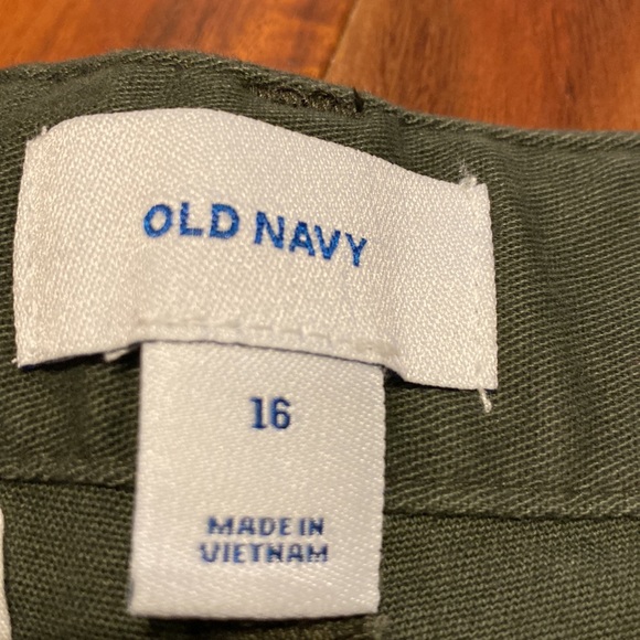 NEW Boy’s Size 14 Cotton with Stretch Short from Old Navy in Khaki Green - Picture 3 of 7